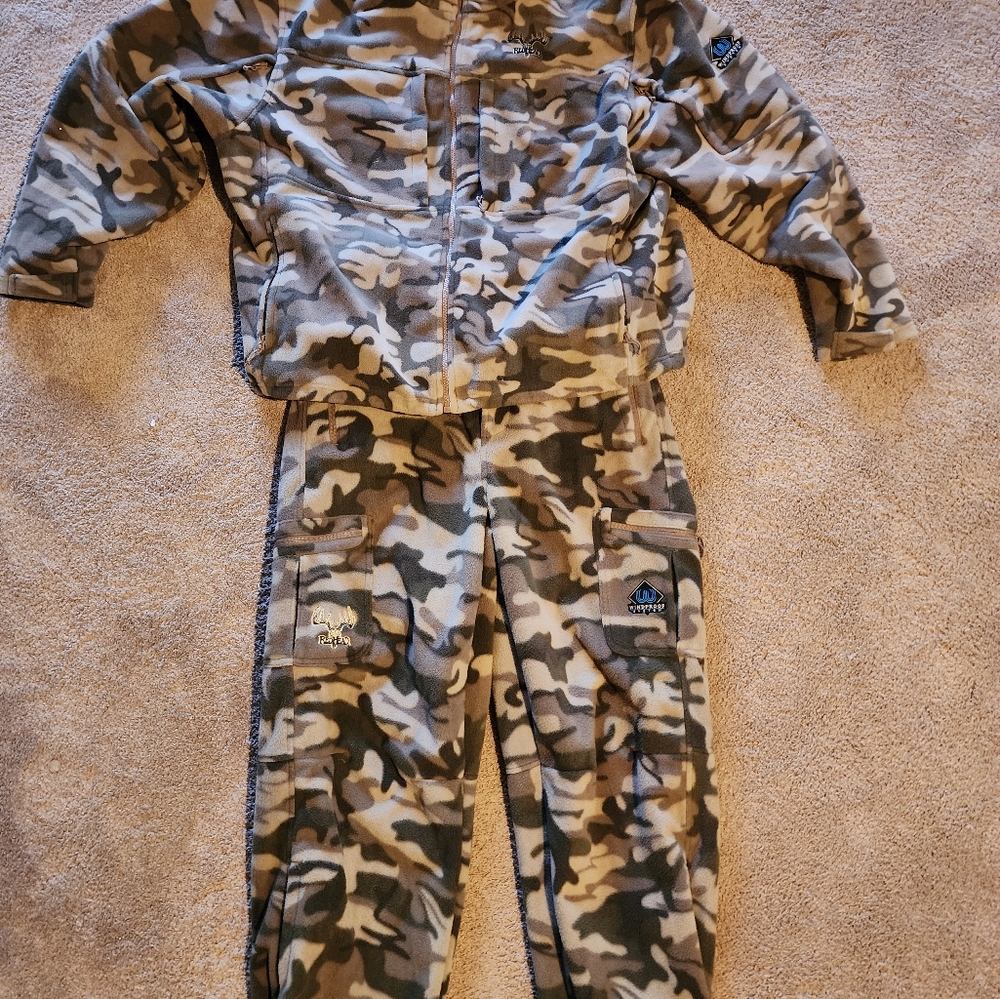 Redhead hunting suit